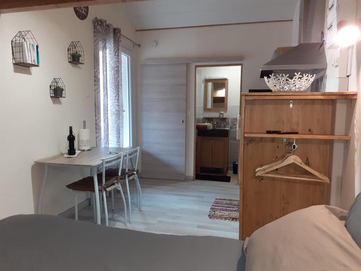 Studio Independant Dans Villa Neffies Zewnętrze zdjęcie